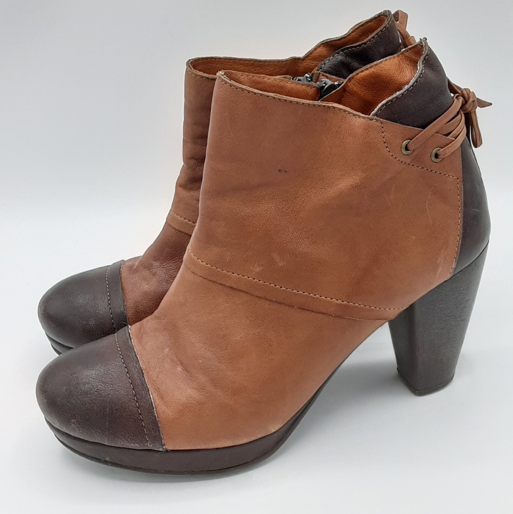 Brako 2 Tone Leather Ankle Boot Size EU 39.